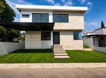 Casa de 5 habitaciones, Cuernavaca · Casa en Venta, Lomas de Cocoyoc, Exclusivo Fracc. con Campo de Golf