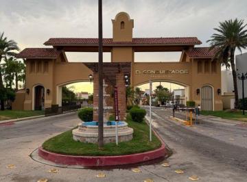 Casa en condominio · 200m² · 3 Recámaras · 4 Estacionamientos · El Conquistador, Hermosillo, Casa en Cerrada con Alberca