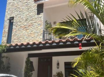 Casa en condominio 114m² Venta Pedregal de Schoenstatt · Casa en Venta de Tres Recámaras y Área de Tv. en Corregidora.