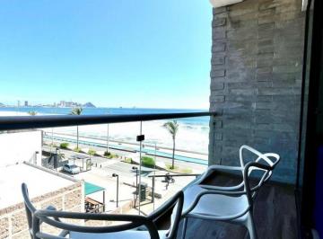 Departamento de 2 habitaciones, Mazatlán · Mazatlán, México; Malecón Condo Mas Accesible