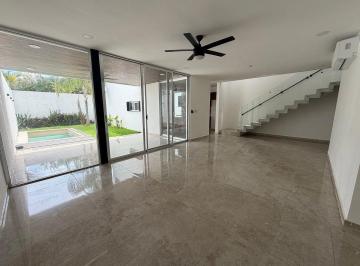 a94da4683361623e03e46fc869b9c91b3e9a33f2bb8bc9bf597bd851ff9972ef · Casa de 4 Recámaras, Una en Pb, + Family Room y Cuarto de Servicio en El Origen.