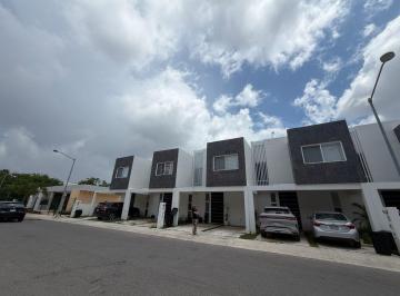 Casa en condominio de 3 habitaciones, Benito Juárez · Casa de 120 m² con 3 Recámaras en Renta en Jardines del Sur 6 Cancún
