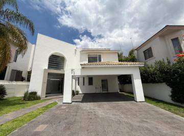 1 · Casa Que Colinda con El Campo de Golf en La Vista Country Club Puebla