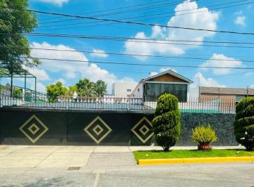 Casa de 5 habitaciones, Naucalpan de Juárez · Venta de Casa en Ciudad Satélite en Circuito Misioneros