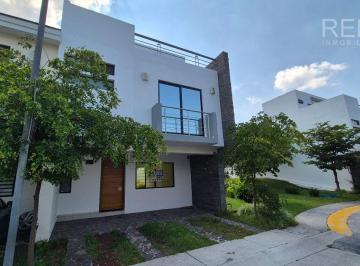 Casa de 4 habitaciones, Zapopan · Casa en Renta Coto Arandanos, Zona Valdepeñas, Zapopan Jalisco