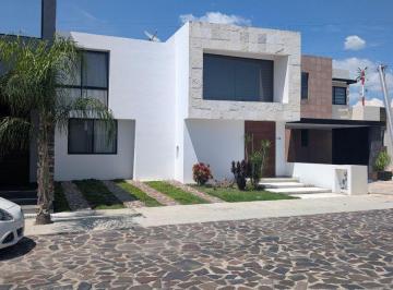 Casa de 3 habitaciones, Celaya · Casa de 200 m² con 3 Recámaras en Venta en Porta Maggiore