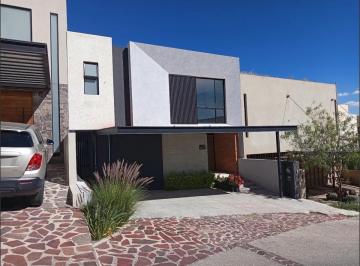 Casa de 4 habitaciones, Querétaro · Casa Roca en Venta en Altozano