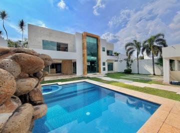 Casa de 4 habitaciones, Cuernavaca · Renta en Fraccionamiento El Mascareño