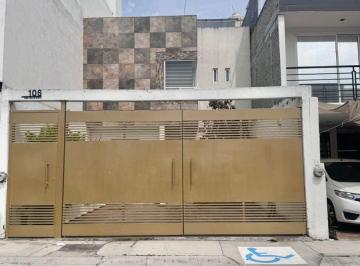 Casa de 3 habitaciones, Morelia · Dos Casas en Renta en La Zona de C. U. a un Lado de Plaza U 3 Rec Real Tulipanes Seguridad y Tranquil