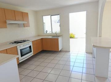 Casa de 3 habitaciones, Querétaro · Casa en Venta Palmares Jurica: 205 m² Terreno, 3 Rec, Jardín, Balcón y Ubicación Estratégica