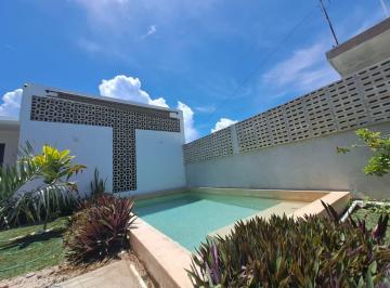 Casa · 86m² · 2 Recámaras · 1 Estacionamiento · Casa en Venta en Chicxulub, Tercera Fila con Alberca