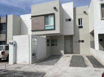 Casa de 3 habitaciones, Saltillo · Casa en Renta en Saltillo Al Oriente en Fraccionamiento Valle de Los Almendros 1 Sin Amueblar