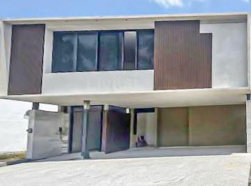 Casa de 4 habitaciones, Santiago · Casa en Venta en Campestre Santiago