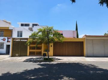 Terreno / Lote de 3 habitaciones, Zapopan · Casa/terreno, Inmejorable Ubicación Para Construir Edificio de 5 Pisos o Para Re