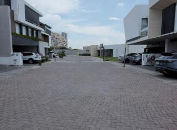 Casa de 3 habitaciones, Querétaro · Casa Seminueva con Jardín y Vista a Áreas Verdes | Amueblada o Sin Amueblar