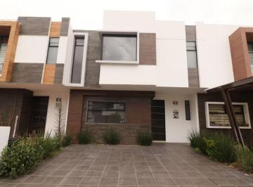 Casa de 3 habitaciones, Morelia · Casa en Venta en Morelia, Residencial Lartesi (Zona Altozano)