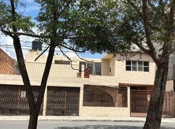 Casa de 7 habitaciones, Saltillo · Casa en Venta en Virreyes Residencial