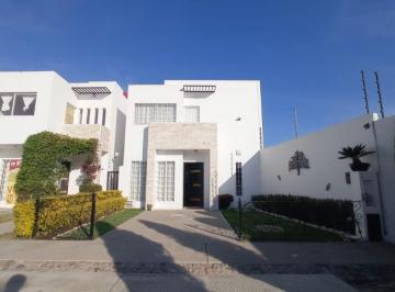 Casa en condominio de 2 habitaciones, San Juan del Río · Casa en Renta Amueblada en La Rioja, Sjr, Qurétaro.