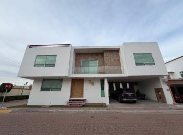 Casa en condominio de 4 habitaciones, Corregidora · Casa en Renta en Rincon Campestre | Jacuzzi, Terraza y Salón de Juegos