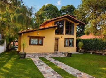Casa · 181m² · 3 Recámaras · 2 Estacionamientos · Cabaña con Excelente Ubicación en Mazamitla