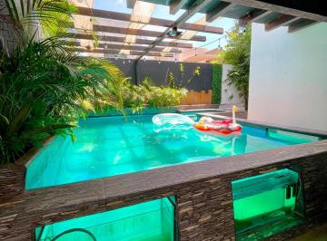 Casa · 310m² · 3 Recámaras · 4 Estacionamientos · Casa en Venta en Cumbres Residencial, Cancún