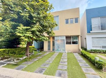 Casa de 4 habitaciones, Tlajomulco de Zúñiga · Casa en Venta Remodelada en Coto Bosques de Las Moras (San Agustín)