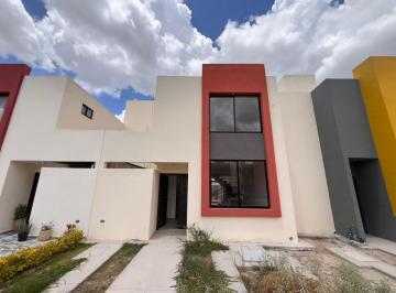 Casa · 3 Recámaras · 2 Estacionamientos · Casa en Renta en Privada Altamar Carretera Rio Verde