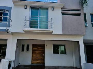 Casa en condominio de 2 habitaciones, Zapopan · Casa en Renta a Media Cuadra del Auditorio Telmex y Atrás del Costco San Isidro