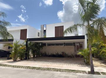 dbace952283a7027848bd7ff930e4e3d9f4d84b040d564f7e39b740ccf8292bd · Casa en Renta con Alberca | Paneles Solares | Fracc. Privado