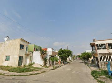 Casa de 3 habitaciones, Coatzacoalcos · Casa en Venta, Puerto Vallarta, Veracruz $562,800.