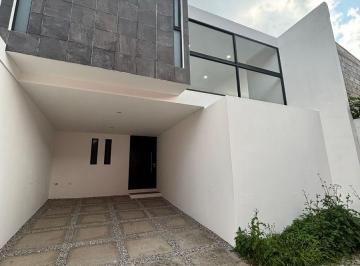 Casa de 3 habitaciones, Banderilla · Casa Moderna de 3 Niveles con Roof Garden y Sala de Tv en Banderilla