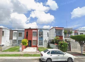 Casa de 2 habitaciones, Zapopan · Casa Cerca del Auditorio Telmex—remate Bancario en Zapopan, $450,000