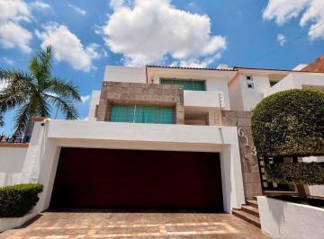 Casa de 3 habitaciones, Culiacán · Casa de 332 m² con 3 Recámaras en Venta en Colinas de San Miguel
