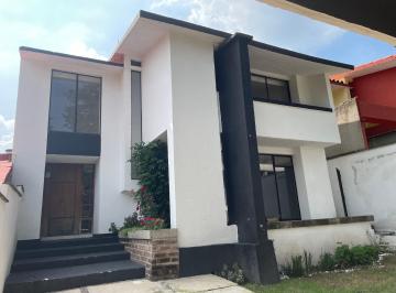 Casa de 3 habitaciones, Naucalpan de Juárez · Gran Potencial Para Remodelar - Paseos del Bosque – ¡Excelente Precio!