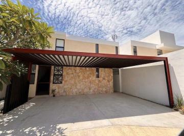 Casa en condominio · 288m² · 3 Recámaras · 2 Estacionamientos · Casa en Renta en Privada Al Norte de Mérida