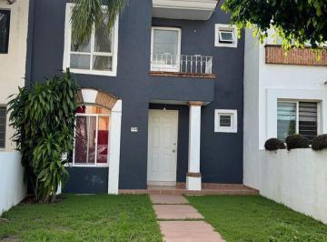 Casa · 90m² · 3 Recámaras · 2 Estacionamientos · Casa en Renta en Coto Privado en San Isidro