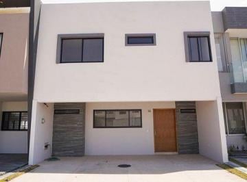 Casa en condominio · 170m² · 3 Recámaras · 2 Estacionamientos · Casa Nueva Al Sur, en Adamar con Recamara en Pb y Roof Garden