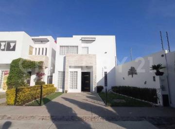 Casa · 87m² · 2 Recámaras · 1 Estacionamiento · Casa en Renta en La Rioja, Sjr, Querétaro.