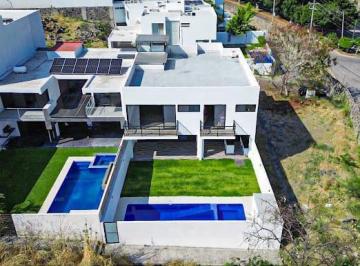Casa · 380m² · 3 Recámaras · 5 Estacionamientos · Casa Nueva en Venta Dentro de Fraccionamiento Burgos Bugambilias