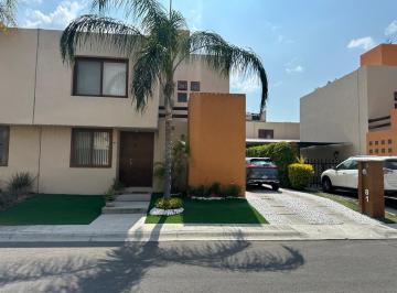 Casa en condominio de 3 habitaciones, Corregidora · Hermosa y Amplia Casa en Zona Segura