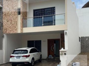 Casa · 200m² · 3 Recámaras · 2 Estacionamientos · Casa en Coto Platino