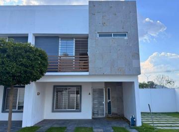 854edf535a385e105ca99bad227cd6c6e1e9212f80c468c8d76e27691683809c · Casa en Renta Dentro de Coto Privado en Trento Residencial, Zapopan