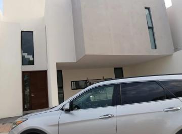 1 · Casa en Venta con Amplias Amenidades en Piamonte, Irapuato