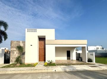 Casa · 3 Recámaras · 2 Estacionamientos · Casa en Venta en El Fracc. Río del Dorado
