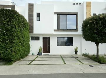 Casa · 136m² · 3 Recámaras · 3 Estacionamientos · Casa en Corregidora