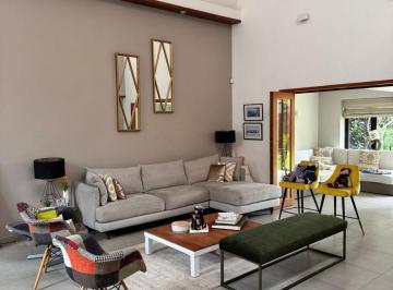 Casa · 400m² · 3 Recámaras · 2 Estacionamientos · Casa en Renta, Tecamachalco Oportunidad en Excelentes Condiciones