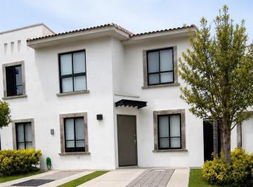 Casa · 135m² · 4 Recámaras · 2 Estacionamientos · Casa - Zákia