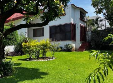 Casa · 5 Recámaras · 5 Estacionamientos · Casa - Lomas de Cortes