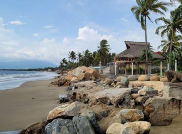 Terreno / Lote , Zihuatanejo de Azueta · Terreno a Orilla de Playa, Playa Blanca Petatlan