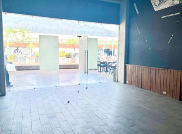 1 · Local en Renta en Plaza Comercial en Valle Poniente